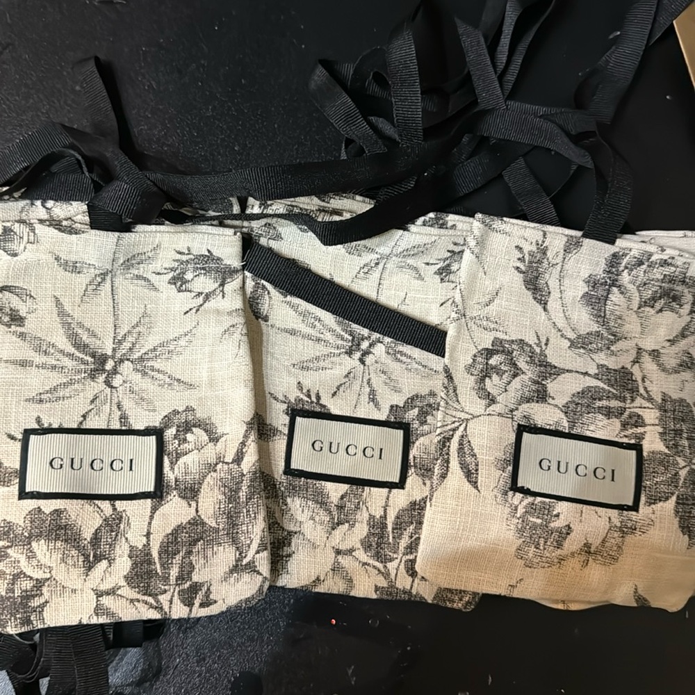 GUCCI accessory/gift/Jewerly Ribbon tie linen bags